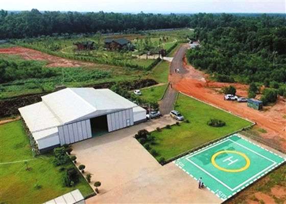 Hangar per elicotteri con struttura in acciaio e isolamento in lana di vetro