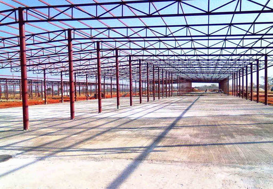 Magazzino d'acciaio prefabbricato della struttura di spazio del gruppo di lavoro della struttura d'acciaio del tetto della capriata