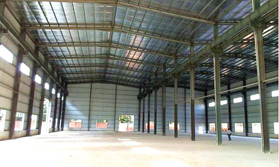 Costruzioni pre costruite del magazzino della struttura d'acciaio con le doppie portate