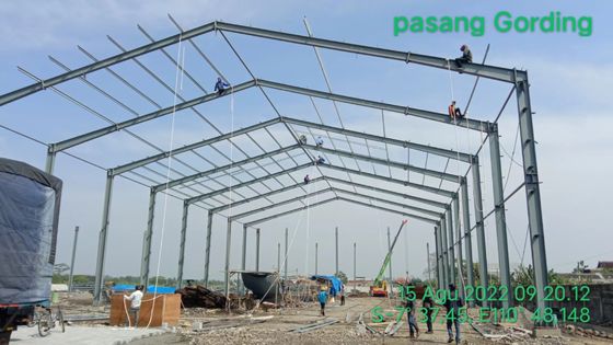Prefabbricazione industriale dipinta / struttura in acciaio pre-progettata Edificio di isolamento termico in acciaio leggero
