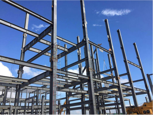 Prefabbricazione industriale dipinta / struttura in acciaio pre-progettata Edificio di isolamento termico in acciaio leggero