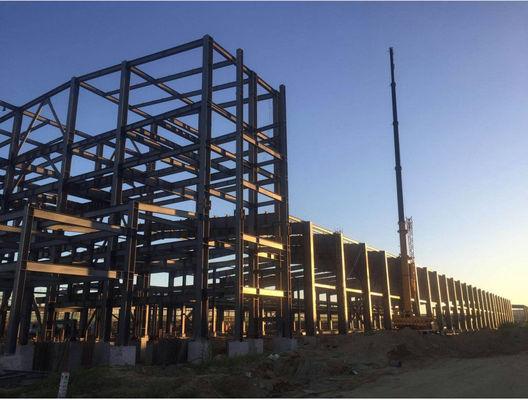 Strutture industriali in acciaio isolante pannello sandwich Edificio Roof Water / Fire Workshop personalizzato