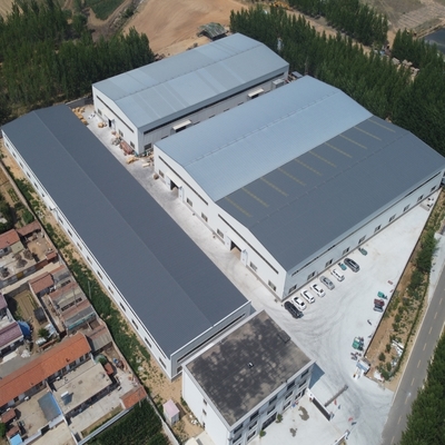 Edificio prefabbricato in acciaio per la costruzione di capannoni e officine