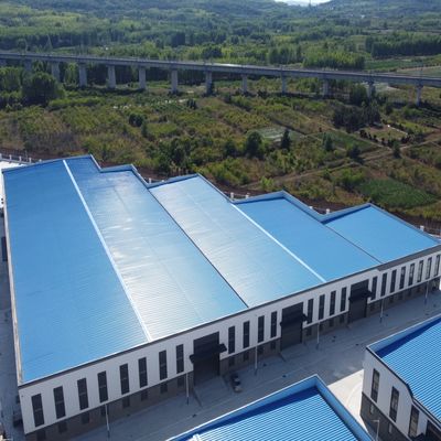 Magazzino prefabbricato per la costruzione di strutture in acciaio per lo stoccaggio
