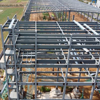 Hotel con struttura in acciaio prefabbricata moderna a più piani