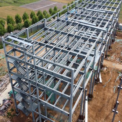 Hotel con struttura in acciaio prefabbricata moderna a più piani