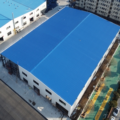 Capannone prefabbricato con struttura in acciaio zincato da 1,8 mm