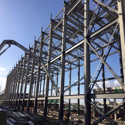 Edifici in acciaio prefabbricati a grande luce con supporto per gru