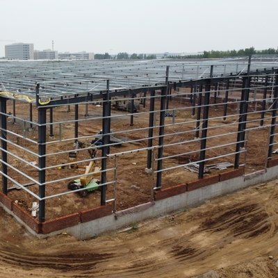 Magazzino Prefabbricato con Struttura in Acciaio, Travi a Sezione H e Rivestimento in PPGI