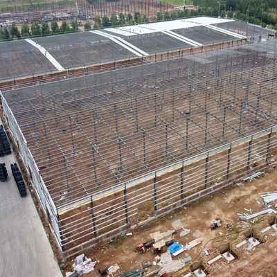 Magazzino Prefabbricato con Struttura in Acciaio e Telaio in Acciaio Leggero