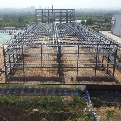 Capannone Prefabbricato in Acciaio a Sezione H con Carroponte e Isolamento Termico