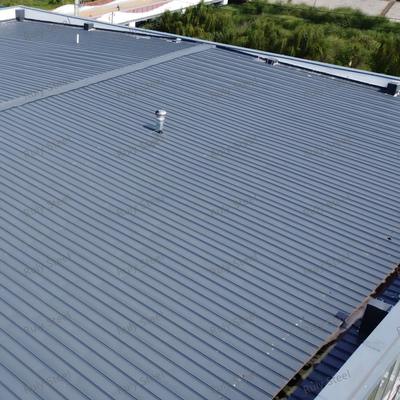 Struttura in acciaio prefabbricata per hangar con isolamento in pannelli sandwich per celle frigorifere