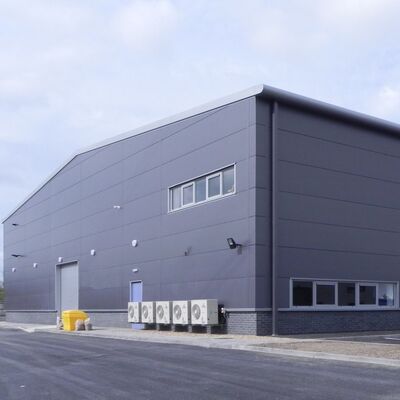 Q355B magazzino in acciaio prefabbricato con pannello sandwich