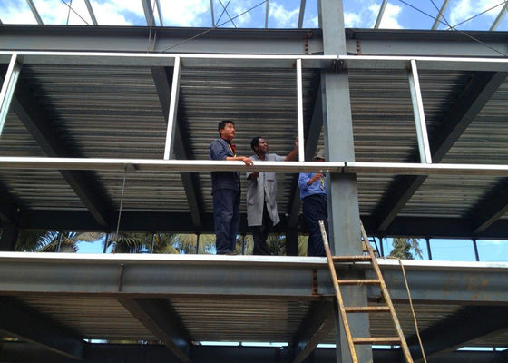 Edificio per uffici multipiano prefabbricato in acciaio con facciata continua in vetro