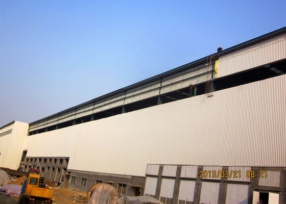Magazzino a Portale Prefabbricato con Pannelli in Lana di Vetro