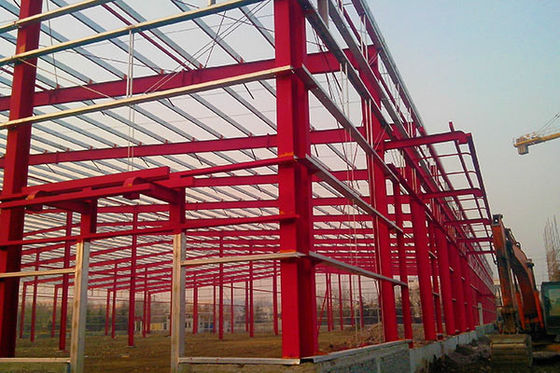 Magazzino di strutture in acciaio leggero con isolamento in lana di vetro