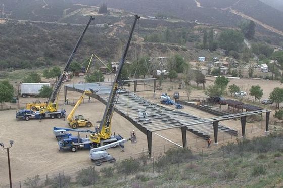 Costruzione di case di allevamento con struttura in acciaio leggero con una durata di 50 anni