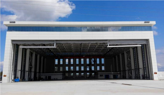Hangar per aeromobili in acciaio prefabbricato con grande spazio progettato