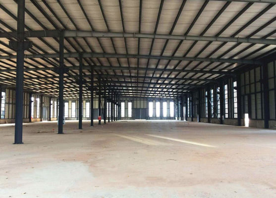 Edificio di magazzino in acciaio prefabbricato con lamiere di rivestimento in acciaio
